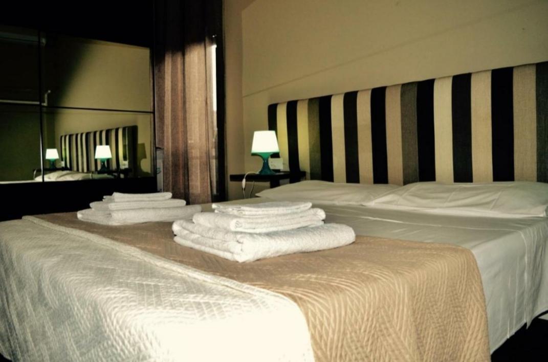Battisti Rooms & Breakfast レッチェ エクステリア 写真