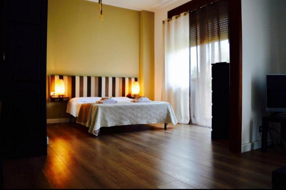 Battisti Rooms & Breakfast レッチェ エクステリア 写真