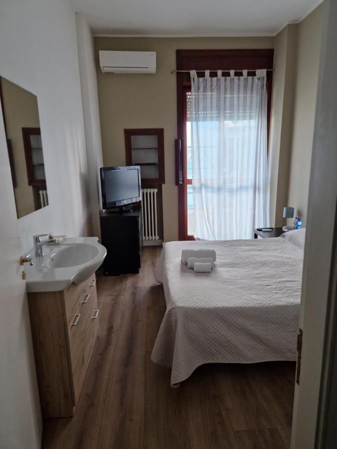 Battisti Rooms & Breakfast レッチェ エクステリア 写真